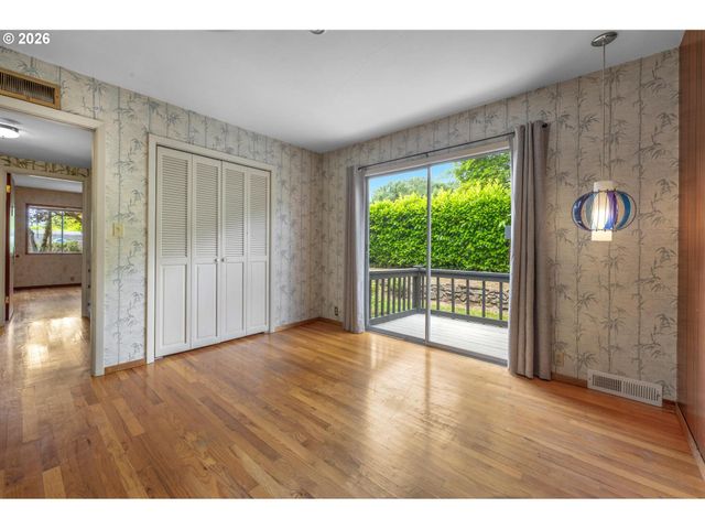 6810 Sw CANYON CREST Dr, Portland, OR 97225