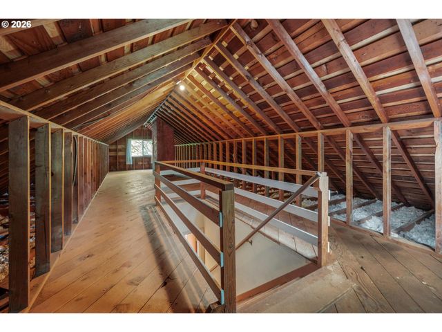 6810 Sw CANYON CREST Dr, Portland, OR 97225