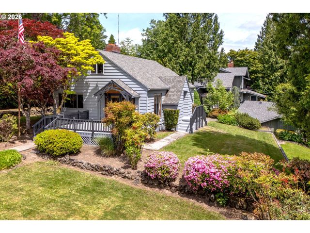 6810 Sw CANYON CREST Dr, Portland, OR 97225