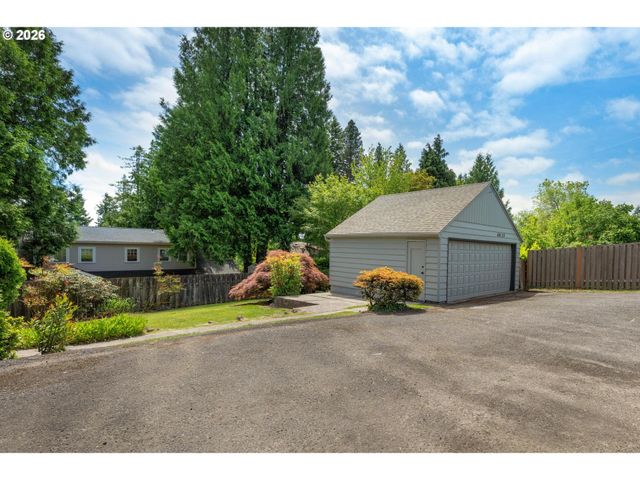 6810 Sw CANYON CREST Dr, Portland, OR 97225