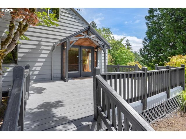 6810 Sw CANYON CREST Dr, Portland, OR 97225