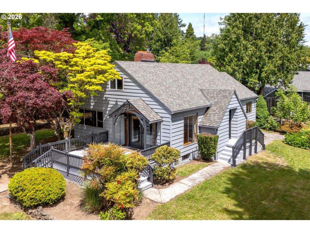 6810 Sw CANYON CREST Dr, Portland, OR 97225