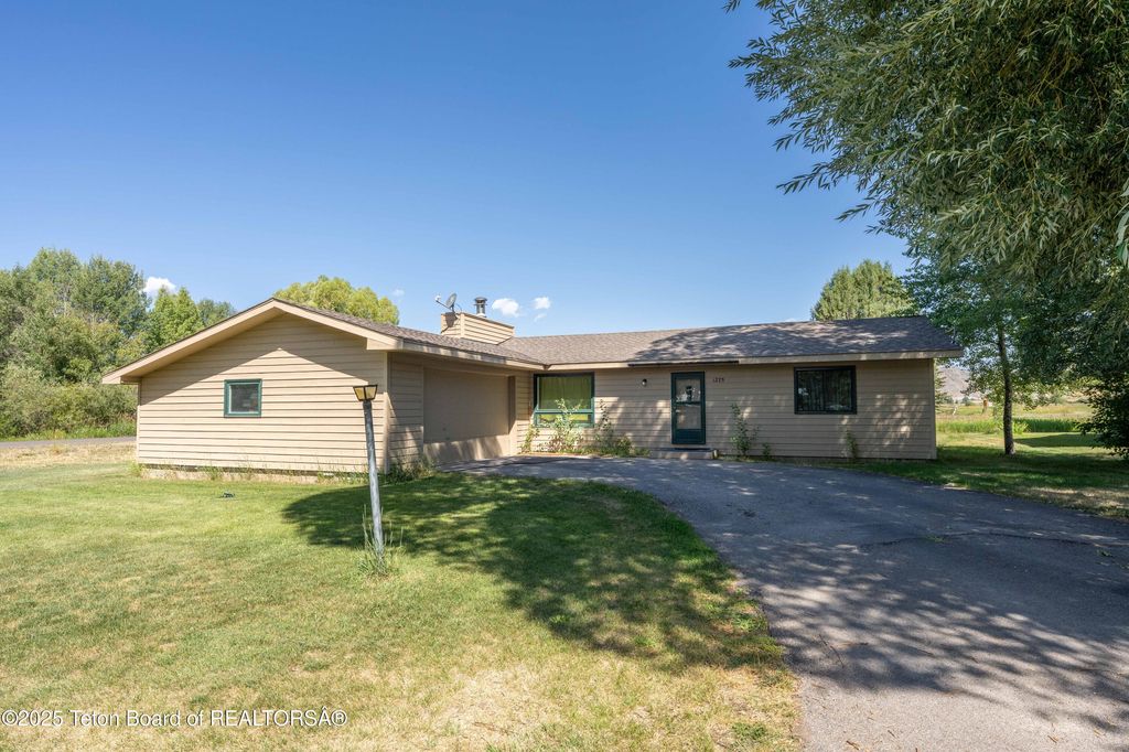 1275 W BULL RAKE Drive, Jackson, WY 83001 photo 5