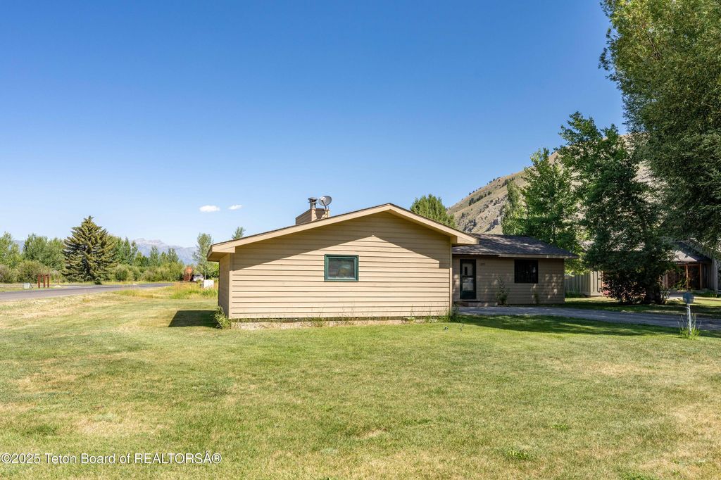 1275 W BULL RAKE Drive, Jackson, WY 83001 photo 6
