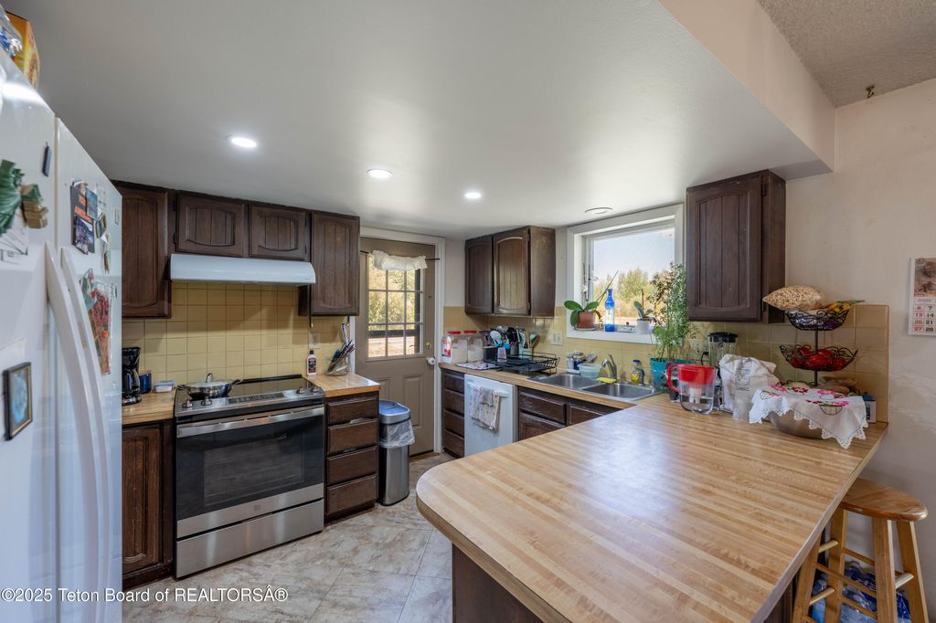 1275 W BULL RAKE Drive, Jackson, WY 83001 photo 9