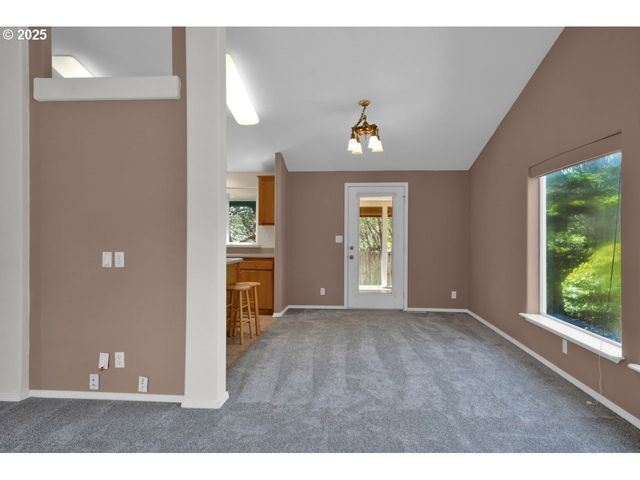 1600 RHODODENDRON Dr 412, Florence, OR 97439