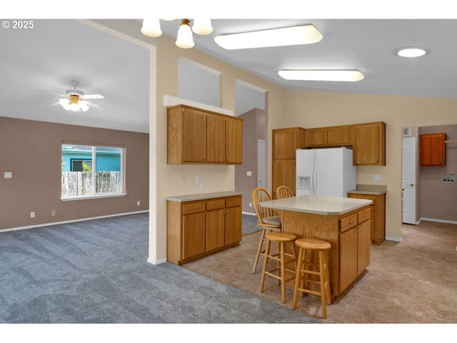 1600 RHODODENDRON Dr 412, Florence, OR 97439