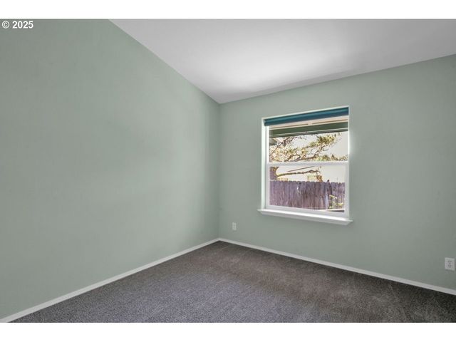 1600 RHODODENDRON Dr 412, Florence, OR 97439