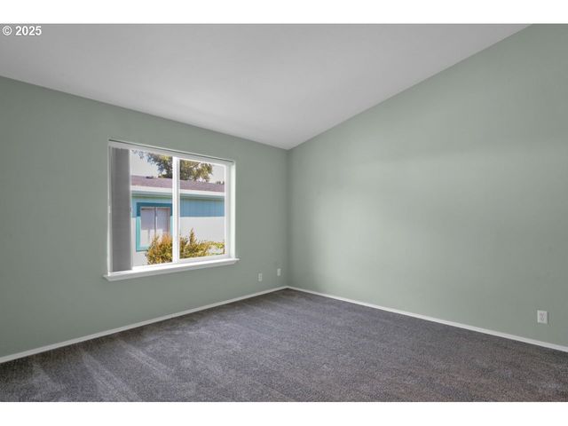1600 RHODODENDRON Dr 412, Florence, OR 97439