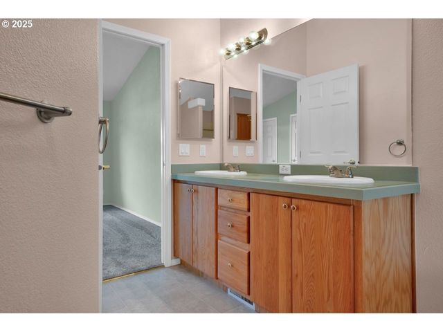 1600 RHODODENDRON Dr 412, Florence, OR 97439