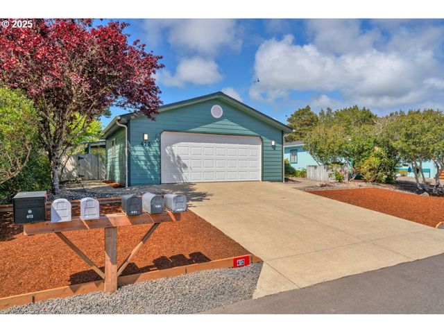 1600 RHODODENDRON Dr 412, Florence, OR 97439