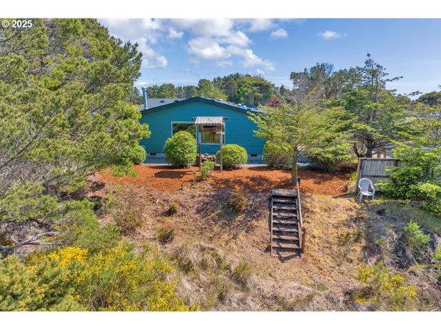1600 RHODODENDRON Dr 412, Florence, OR 97439