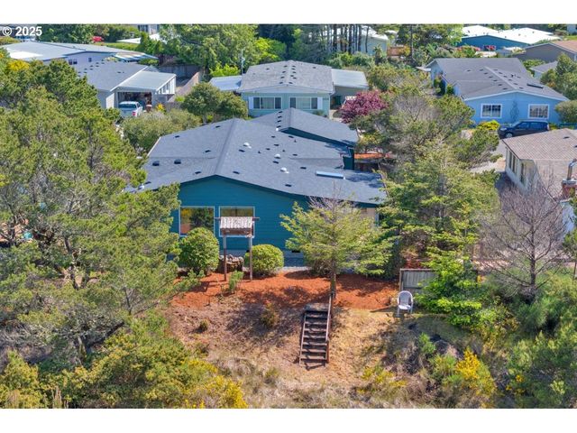 1600 RHODODENDRON Dr 412, Florence, OR 97439