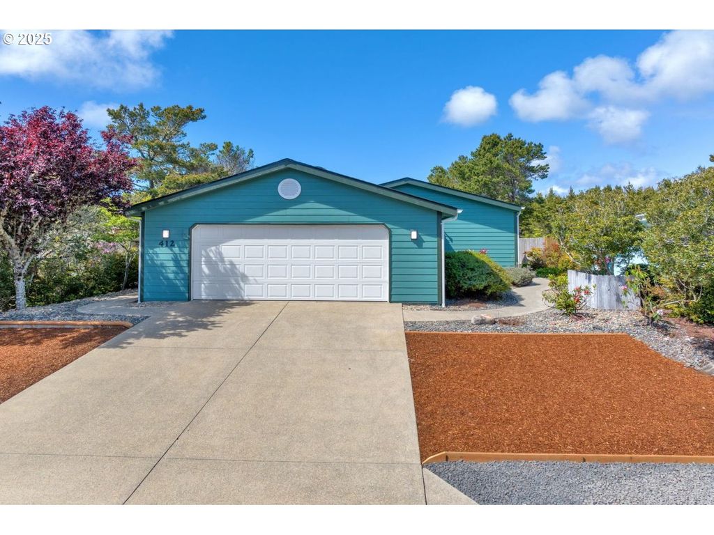 1600 RHODODENDRON Dr 412, Florence, OR 97439