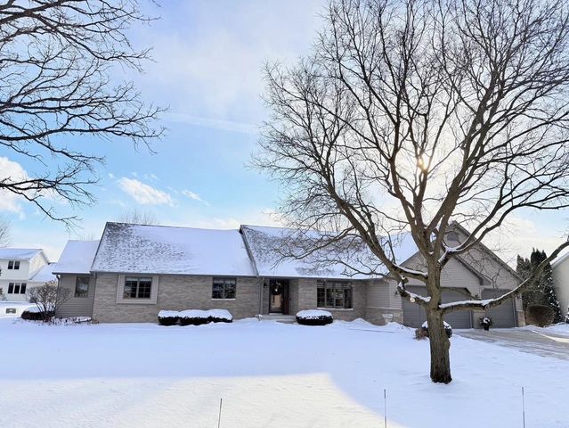 105 Oak Springs Circle, Deforest, WI 53532