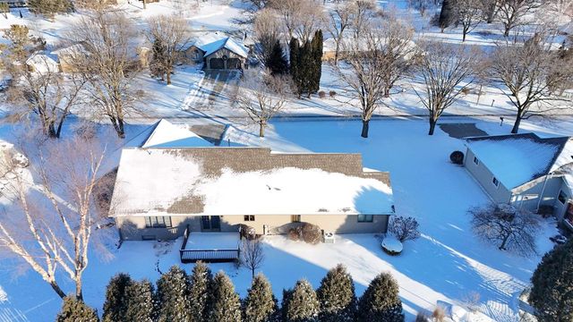 105 Oak Springs Circle, Deforest, WI 53532