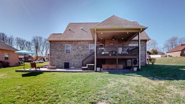 5020 E Mayflower Ct, Greenbrier, TN 37073