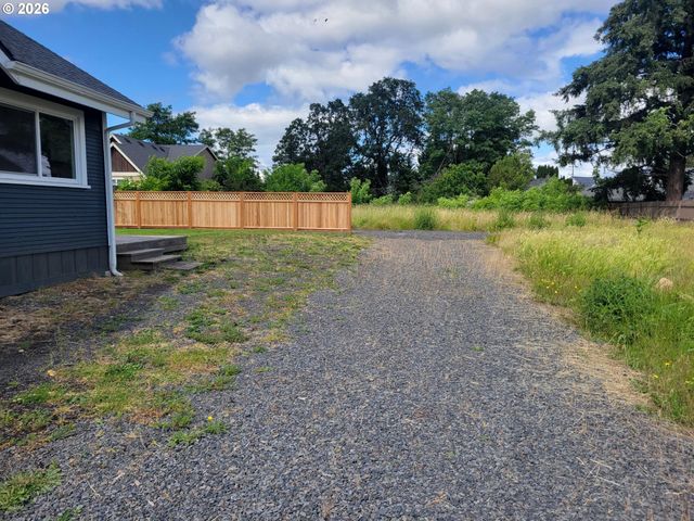 80 S 21ST St, St Helens, OR 97051