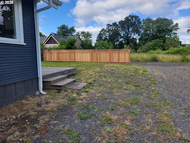 80 S 21ST St, St Helens, OR 97051