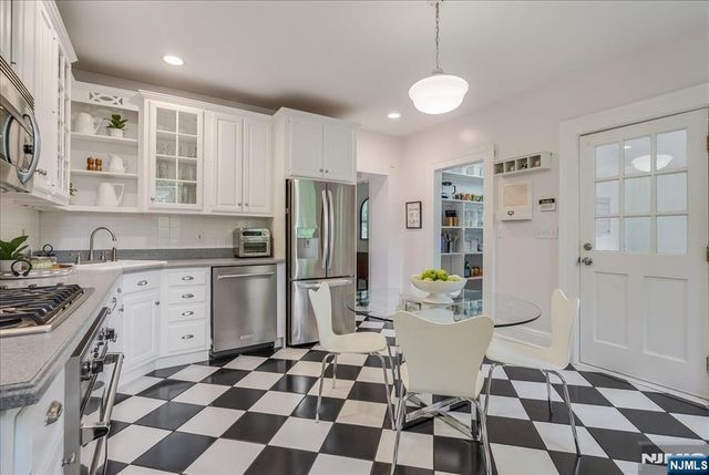 118 Fullerton Avenue, Montclair, NJ 07042