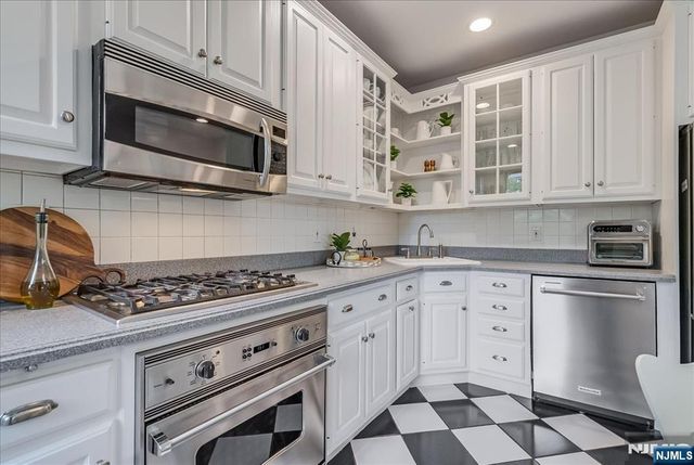 118 Fullerton Avenue, Montclair, NJ 07042