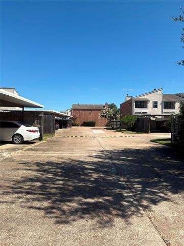 3901 Woodchase Drive 62, Houston, TX 77042