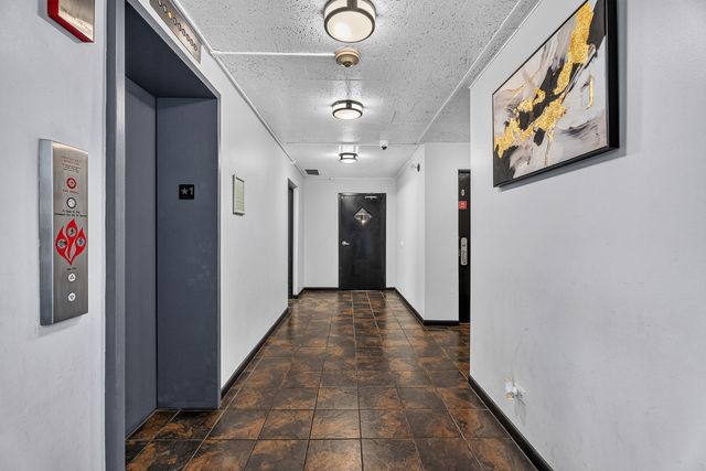 9745 S Karlov Avenue 205, Oak Lawn, IL 60453