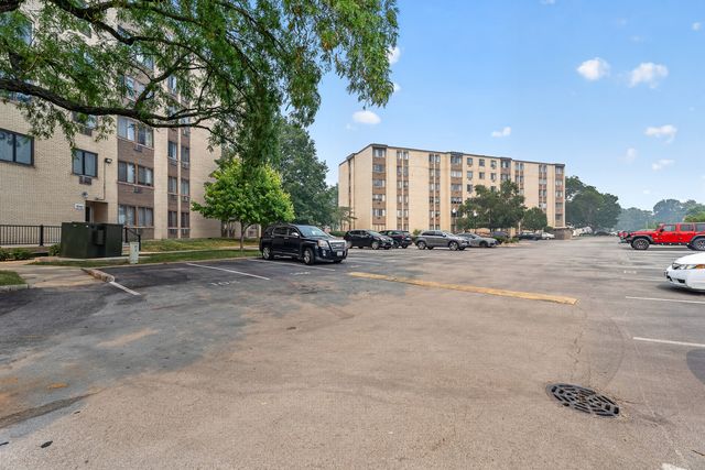 9745 S Karlov Avenue 205, Oak Lawn, IL 60453
