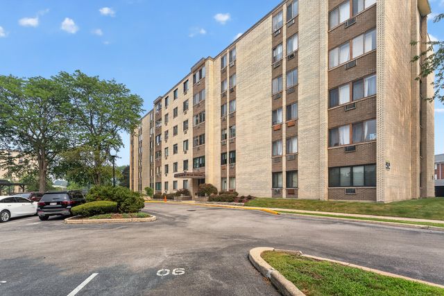 9745 S Karlov Avenue 205, Oak Lawn, IL 60453