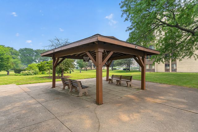 9745 S Karlov Avenue 205, Oak Lawn, IL 60453