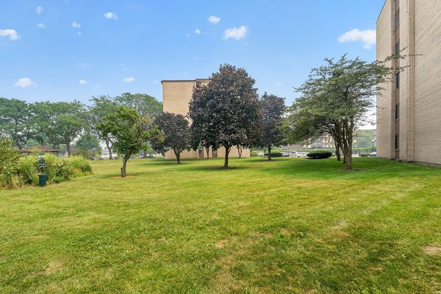 9745 S Karlov Avenue 205, Oak Lawn, IL 60453