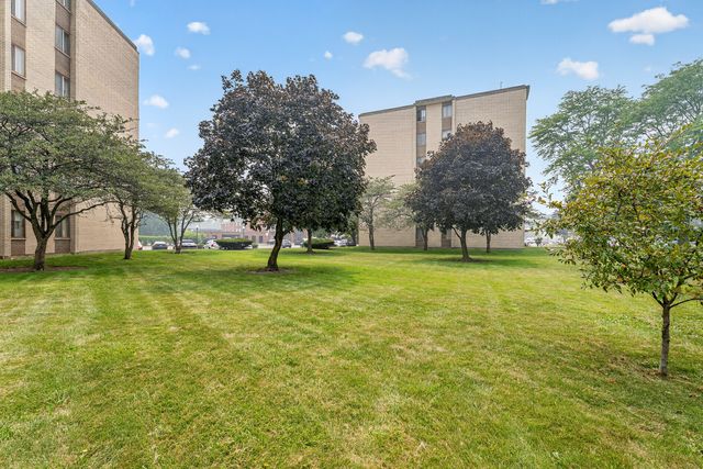 9745 S Karlov Avenue 205, Oak Lawn, IL 60453