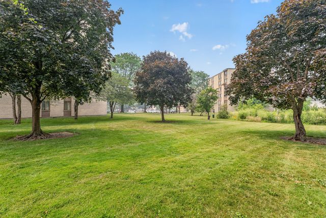 9745 S Karlov Avenue 205, Oak Lawn, IL 60453