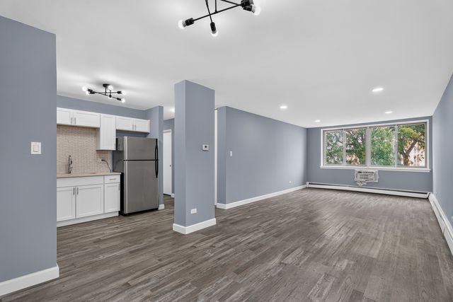 9745 S Karlov Avenue 205, Oak Lawn, IL 60453