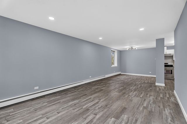 9745 S Karlov Avenue 205, Oak Lawn, IL 60453