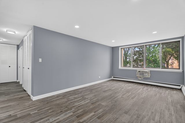 9745 S Karlov Avenue 205, Oak Lawn, IL 60453
