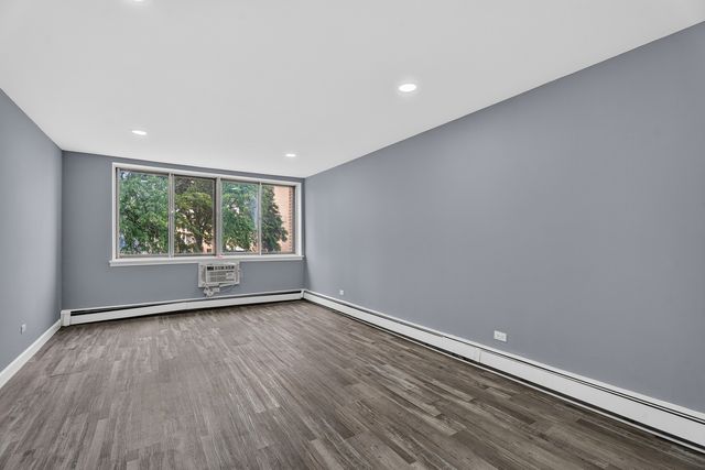 9745 S Karlov Avenue 205, Oak Lawn, IL 60453