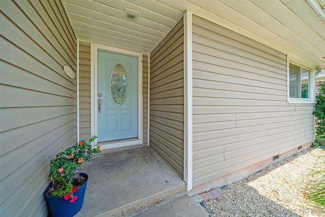 805 SE 11th Street, Pryor, OK 74361