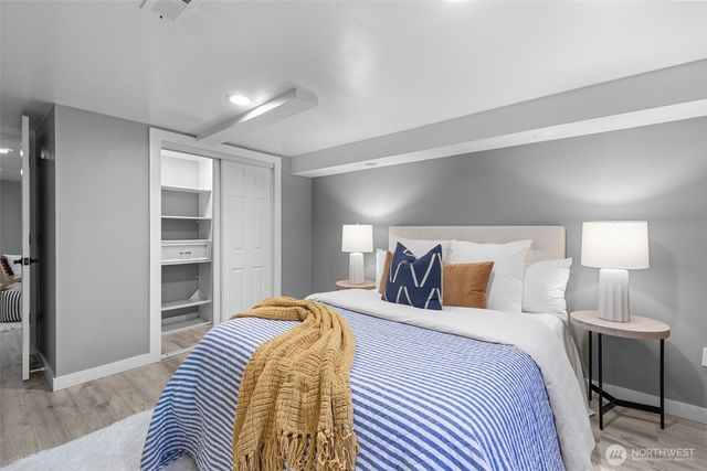 1210 108th Avenue SE, Bellevue, WA 98004
