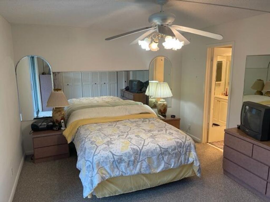 Image 10 of property listing at 152 Suffolk D, Boca Raton, FL 33434