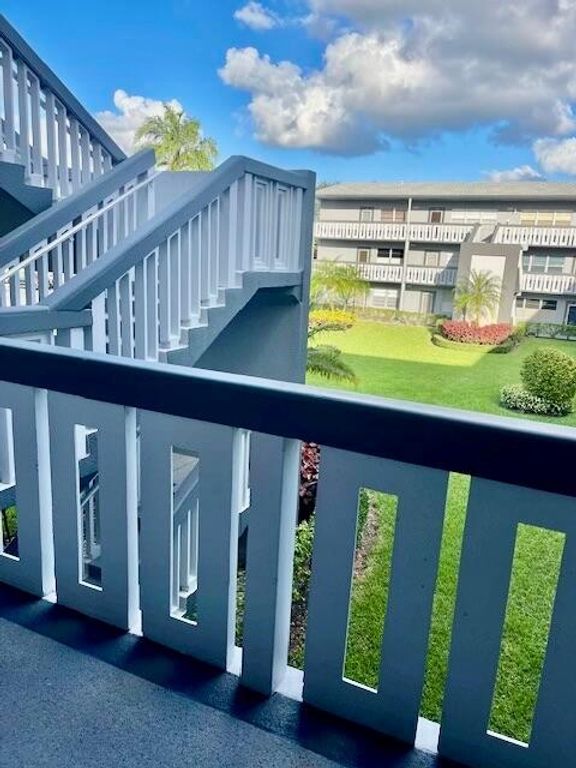 Image 18 of property listing at 152 Suffolk D, Boca Raton, FL 33434