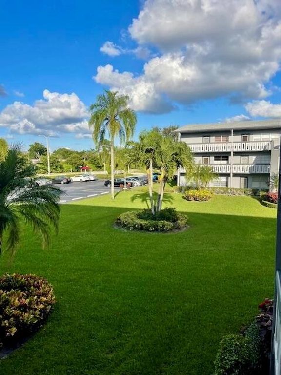 Image 20 of property listing at 152 Suffolk D, Boca Raton, FL 33434