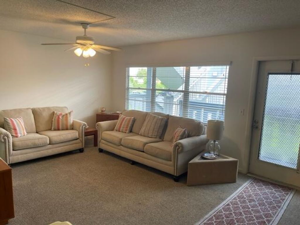 Image 7 of property listing at 152 Suffolk D, Boca Raton, FL 33434