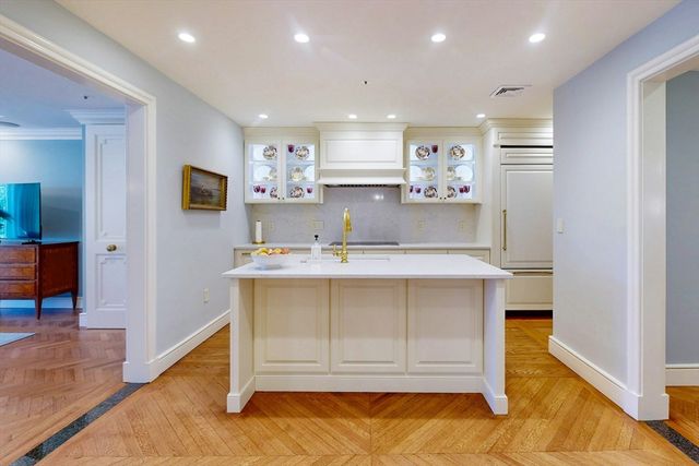 300 Boylston St 601, Boston, MA 02116