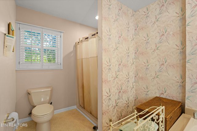 229 Hawthorn Loop, Crossville, TN 38555