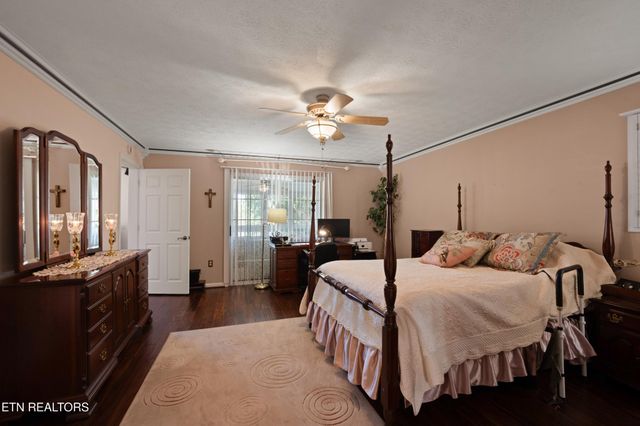 229 Hawthorn Loop, Crossville, TN 38555
