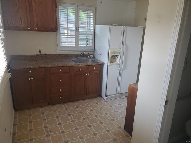 406 W Rogers Street, Osceola, IN 46561