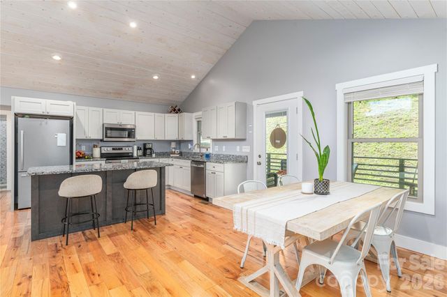 68 Clear View Drive, Mars Hill, NC 28754