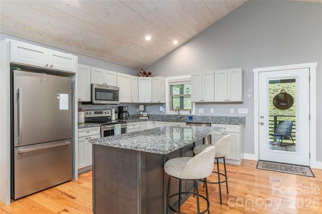 68 Clear View Drive, Mars Hill, NC 28754
