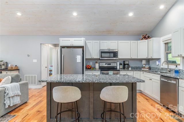 68 Clear View Drive, Mars Hill, NC 28754
